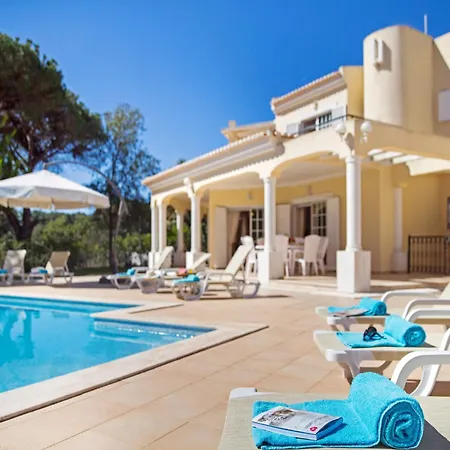 Villa With Large Pool *