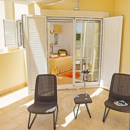 Villa With Large Pool Almancil