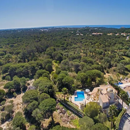 Villa With Large Pool *
