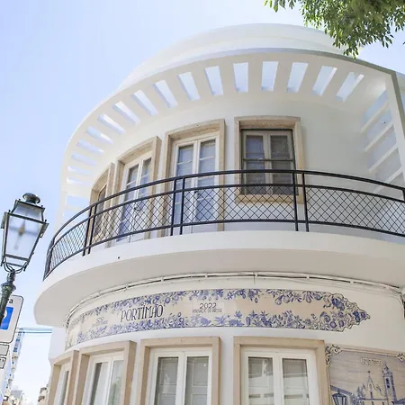 Villa In Golden Triangle With Private Pool